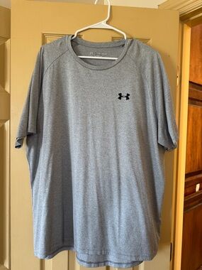 Under Armour Men’s Heather Gray Short-Sleeve Performance Tee